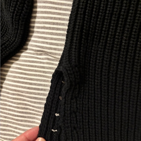 Everlane Women’s V-Neck cable knit pull over Sweater in Black size XS - Picture 9 of 10